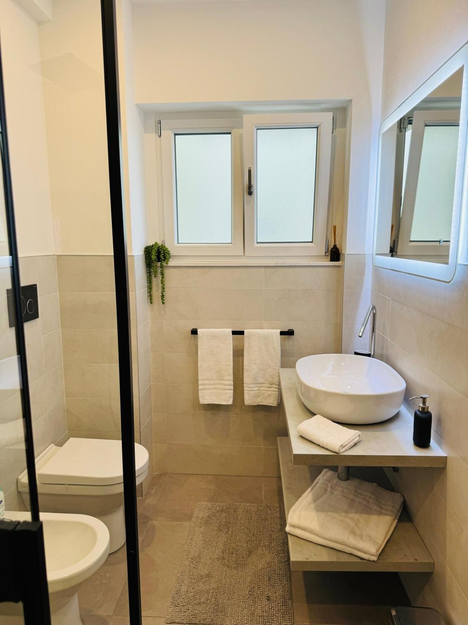 Maison Floran Appartamento In Centro A Trieste Exteriör bild