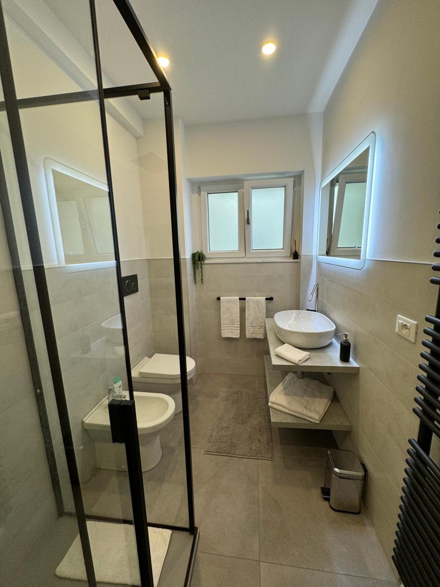 Maison Floran Appartamento In Centro A Trieste Exteriör bild